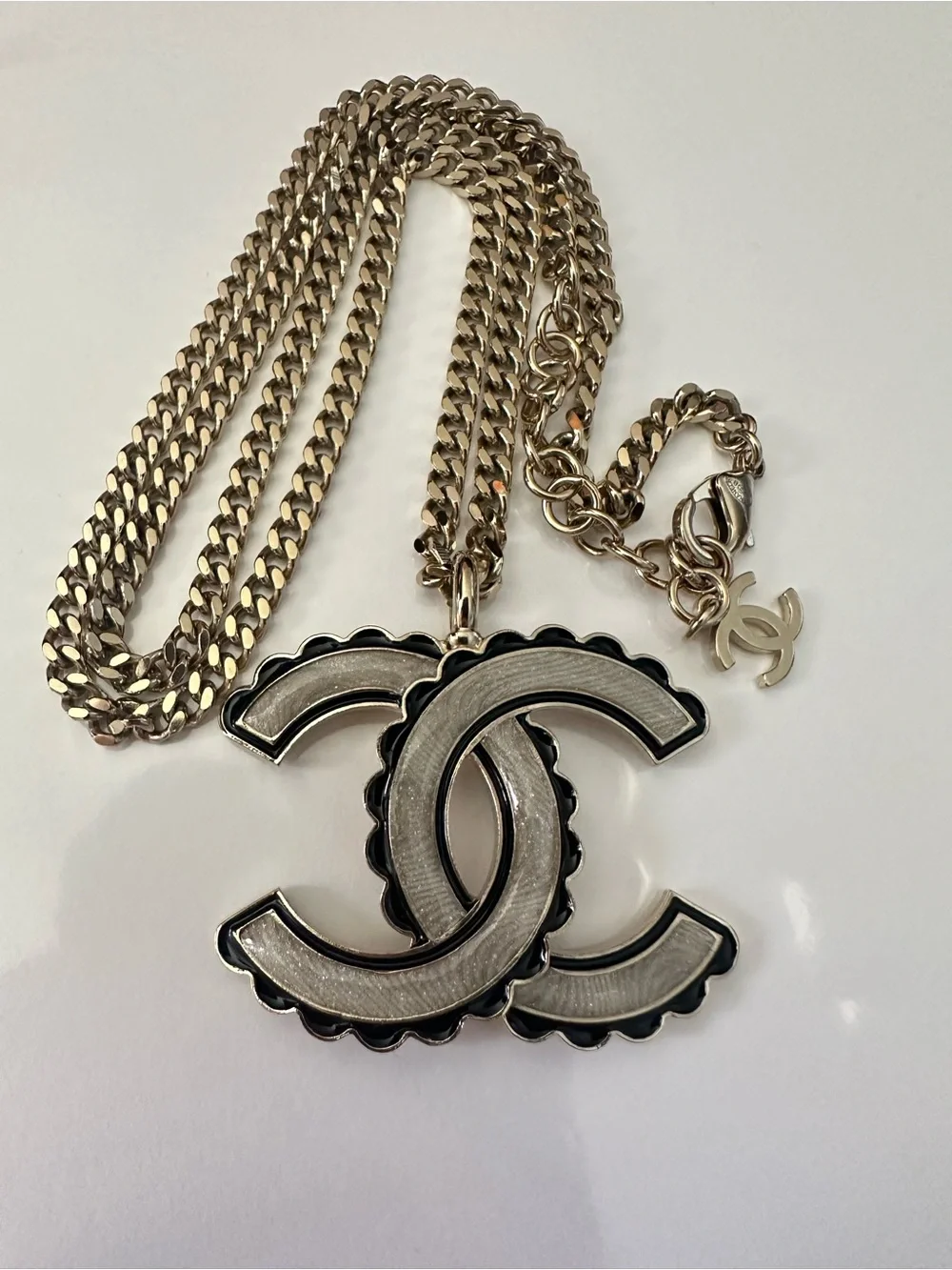 CHANEL 24B Oversized CC Glitter Enamel Pendant Chain Necklace Gold Tone Black